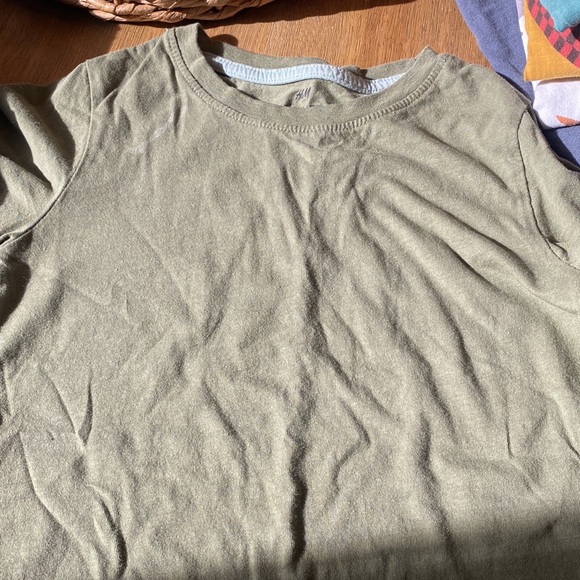 H&M Bundle of Boys Tees (4) - Picture 11 of 15